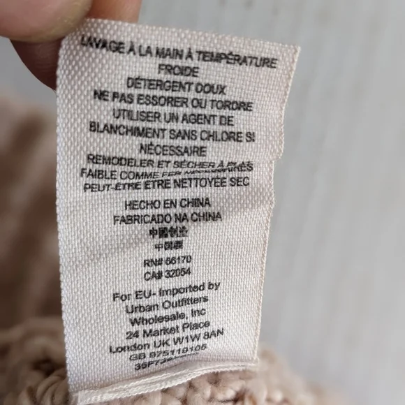 FREE PEOPLE REVOLVE COZY CAT OVERSIZED PULLOVER SWEATER CHAMPAGNE size S… - Picture 9 of 16